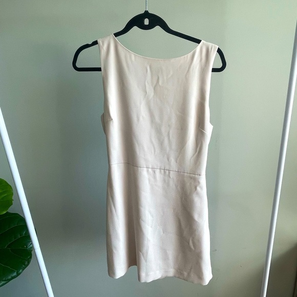 Aritzia Dresses & Skirts - Aritzia Babaton Spectre Dress Size 6